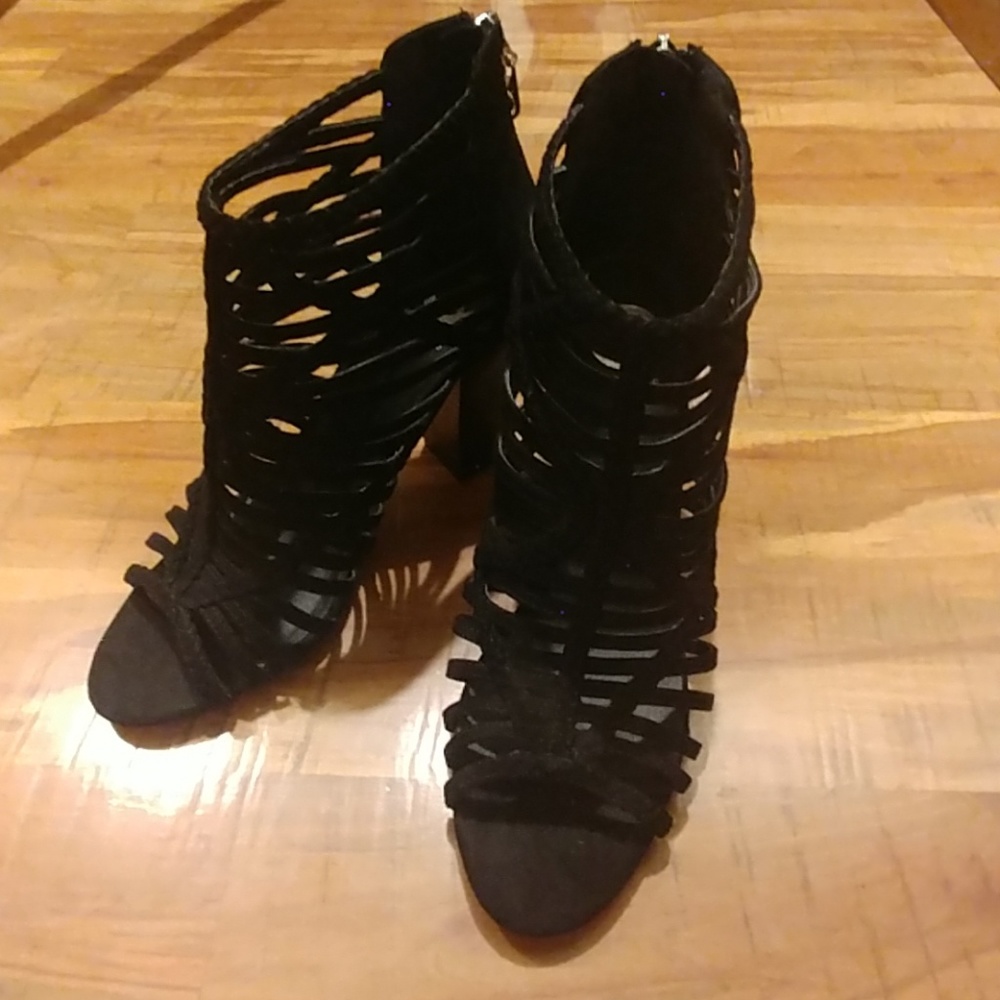 Guess heeled booties